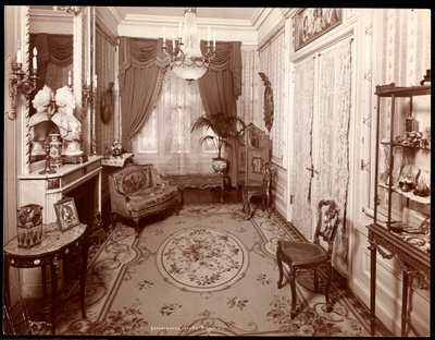 Ein kleiner Raum in der Residenz von Mrs. Leslie Carter in New York, 1904 von Byron Company